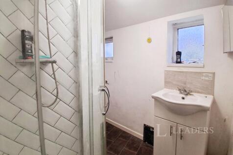 Shared Shower Room 2