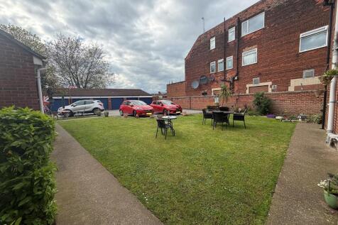 Communal Garden and Parking