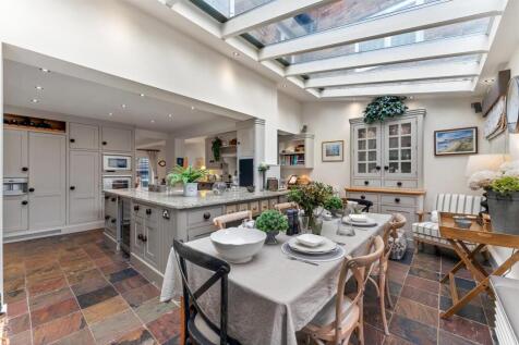 Live In Breakfast Kitchen