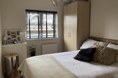 Bedroom no.4 rear double: