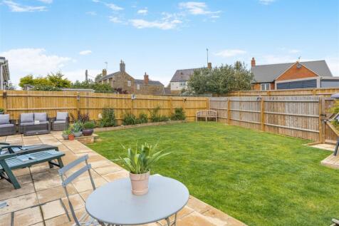36 Horton Drive, Middleton Cheney-16.jpg