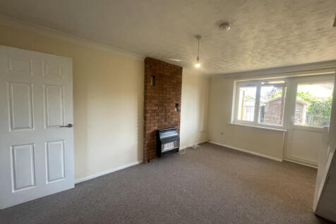 Brightwell Close, Felixstowe, IP11 2YJ photo 3