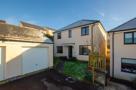 5 Malthouse Drive Bodmin 01208 74182-01