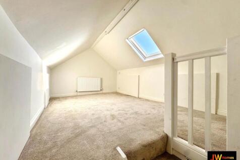 LOFT ROOM