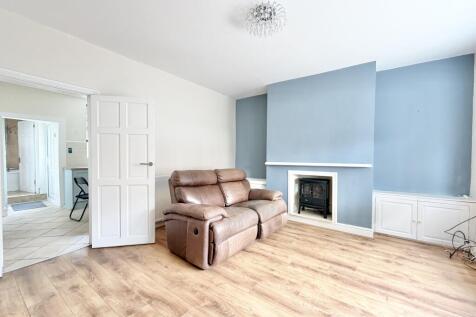 Lock Road, Altrincham, Trafford photo 3