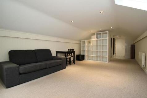 Lloyd Square, Altrincham photo 4