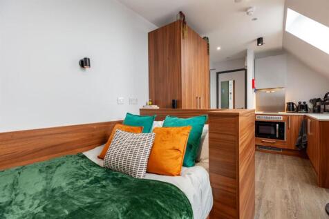 STUDENT ONLY | 51/41 WEEKS | EGHAM | TW20 photo 3