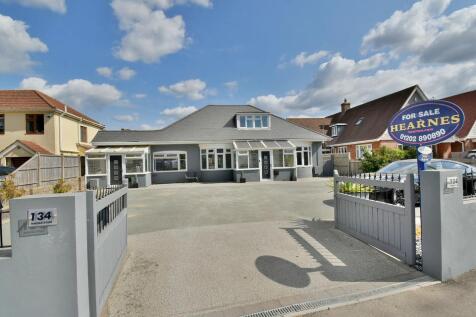 Bournemouth, BH11 - property photo