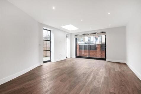 7a Christchurch Close SW19 reception 1a.jpg