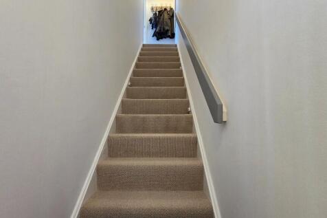 Haydock Close, Stratford-Upon-Avon, Warwickshire, CV37 photo 4