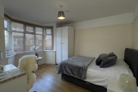 12 Llewellyn Road, Leamington Spa photo 3