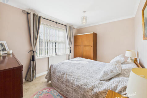 CAM03852G0-PR0386-STILL005