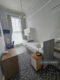 Short/Long Term Private Studio With Shared Toilet