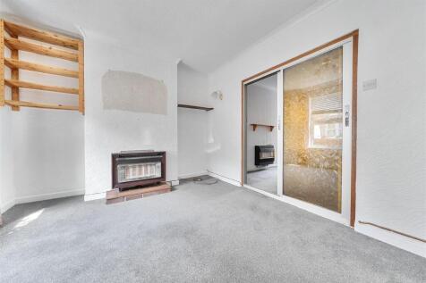 sitting room i h.jpg