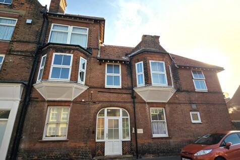 1-bed flat on Hethersett House, Bond Street, Cromer, Norfolk, NR27 9DA, £695/mo