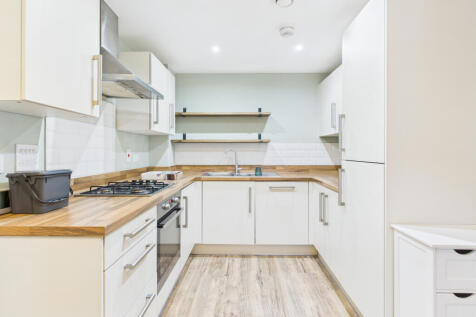 Clover Rise, Woodley, Reading, Berkshire RG5 photo 4