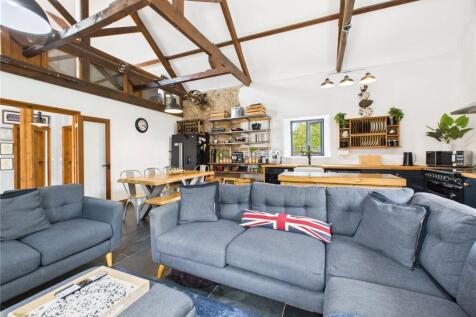 Kitchen &amp; Living