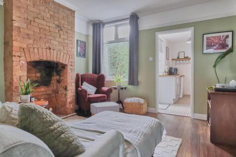 Lounge to rear
