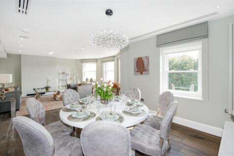 9AR Flat 7 Dining area (2).jpg