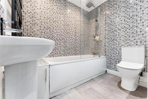 Lakeside View-Bathroom (2)