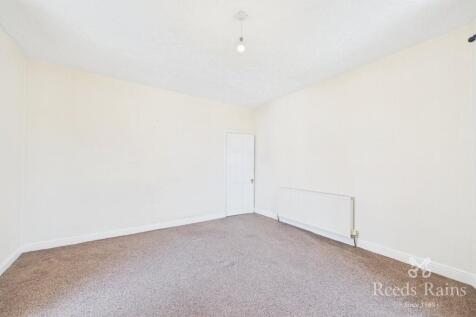 St. Lawrence Road, Sheffield, S9 photo 4