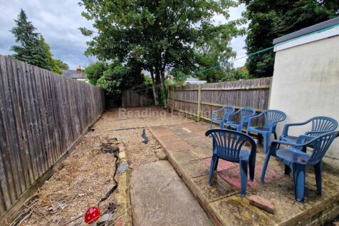 De Beauvoir Road, Reading photo 5