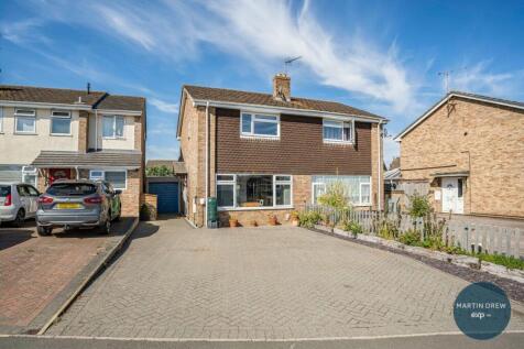 Brackley, NN13 - property photo