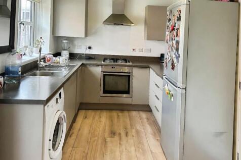 e482bce2-WhatsApp...