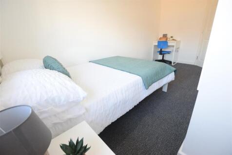 27/28 - Blankney Crescent - Student House photo 4