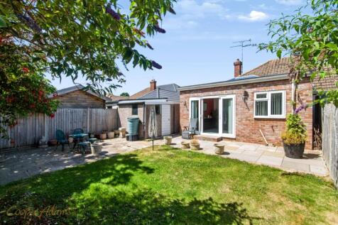 Rear South Facing Garden