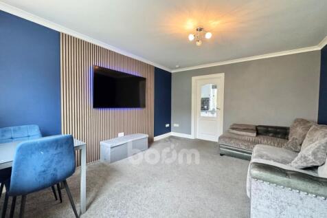 Reid Avenue, Dalry lounge shot