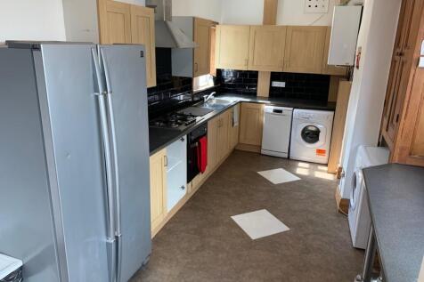 Otley Road, Leeds, West Yorkshire, LS6 photo 3