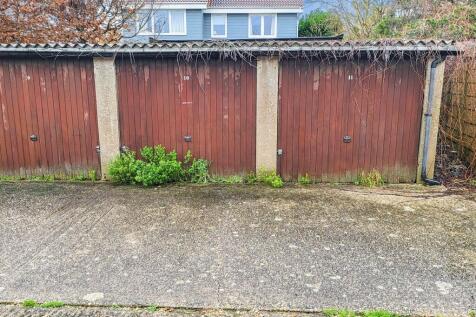 Garages at Critchfield Road, Bosham, Chichester, West Sussex, PO18 8HH