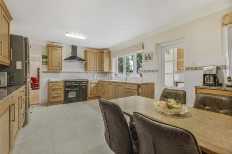 Kitchen / Breakfast Room