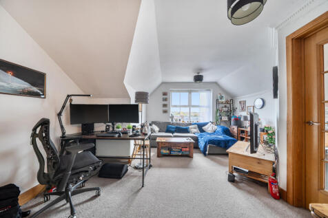 Sitting/Dining Room