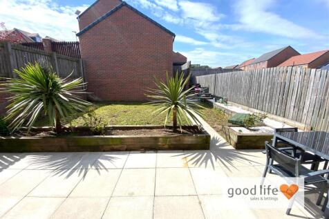 20260507_122347549_iOS61woodhamdrive.jpg