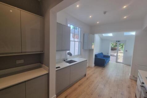 13 Clarendon Avenue, Leamington Spa, CV32 4SG photo 3
