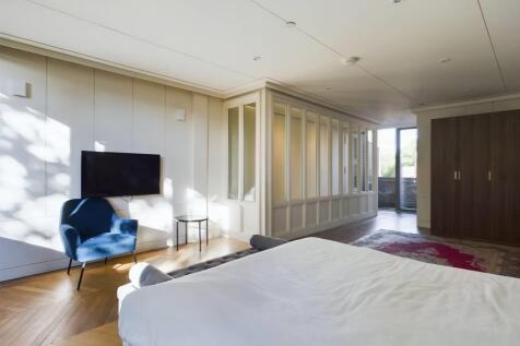 CAM01331G0-PR0040-STILL010-thumbnail-h750-70 (1).j