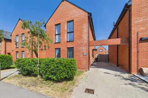 3 Bedroom Detached House for Sale