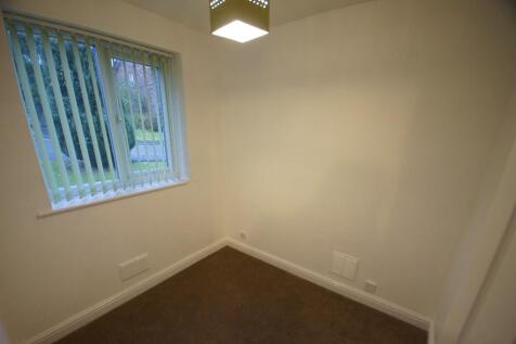 **PARKING** Millersdale Ct, Shirebrook Park, Glossop, SK13 8RN photo 5