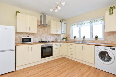Kitchen1.jpg