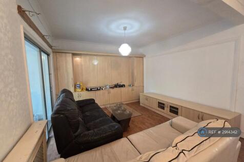 Living Room (Photo 1)