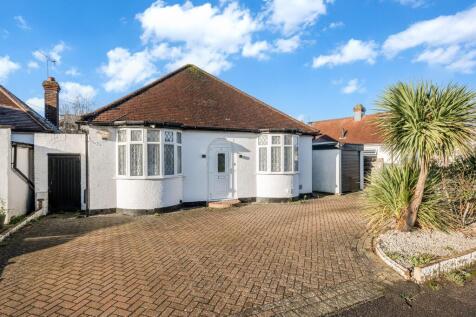 Pams Way, Epsom - KT19 0HA
