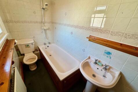 Bathroom.jpg