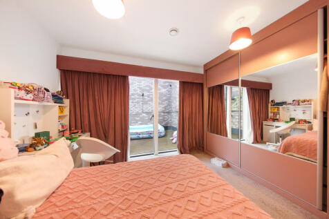 17!Oriental Squar...