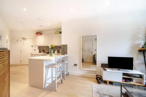 Carey Road, Wokingham, Berkshire, RG40 photo 3