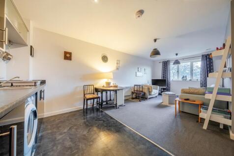Open Plan Kitchen/Living Area