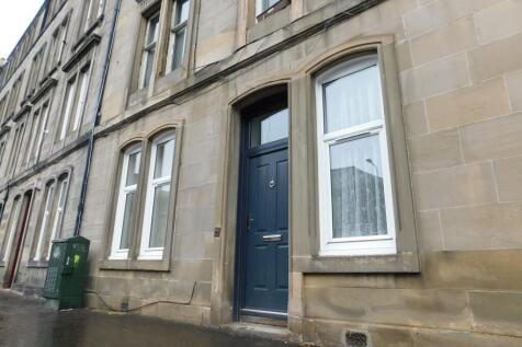 Recently refurbished 3 double bedroom, 2 bathroom, main door property in excellent Leith locale. Close to a host of amenities, City Centre and all transport links. Finished and furnished to a good sta