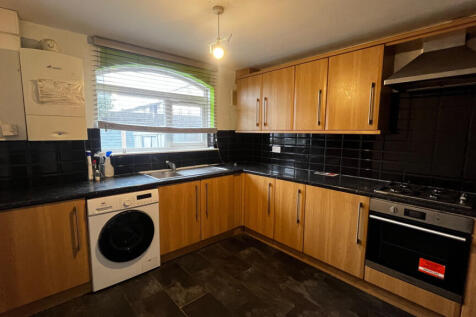 Teesdale Road, Slough, Berkshire, SL2 photo 3