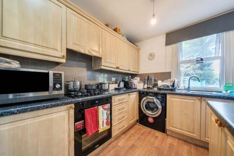 London, SE18 - property photo